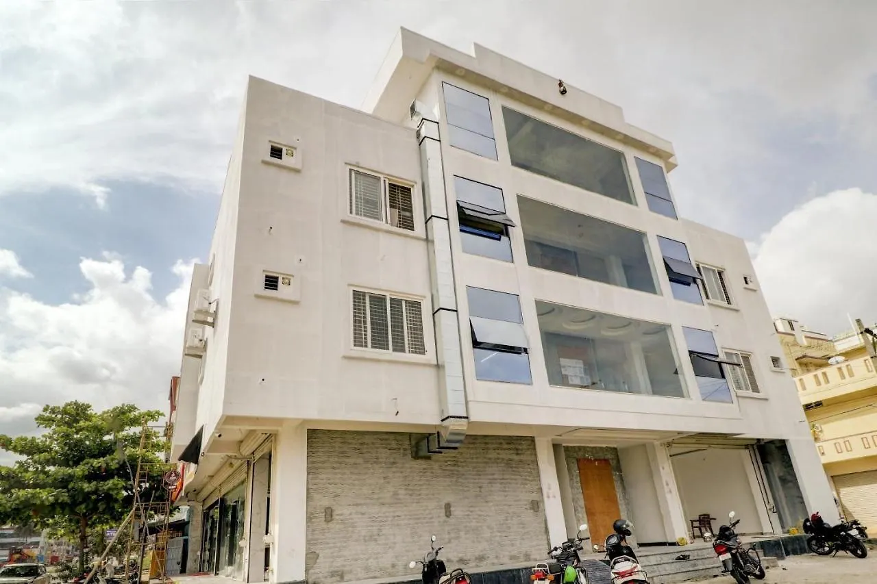 Oyo Flagship D Silver Suites Vanivilasa Puram 3*,  India