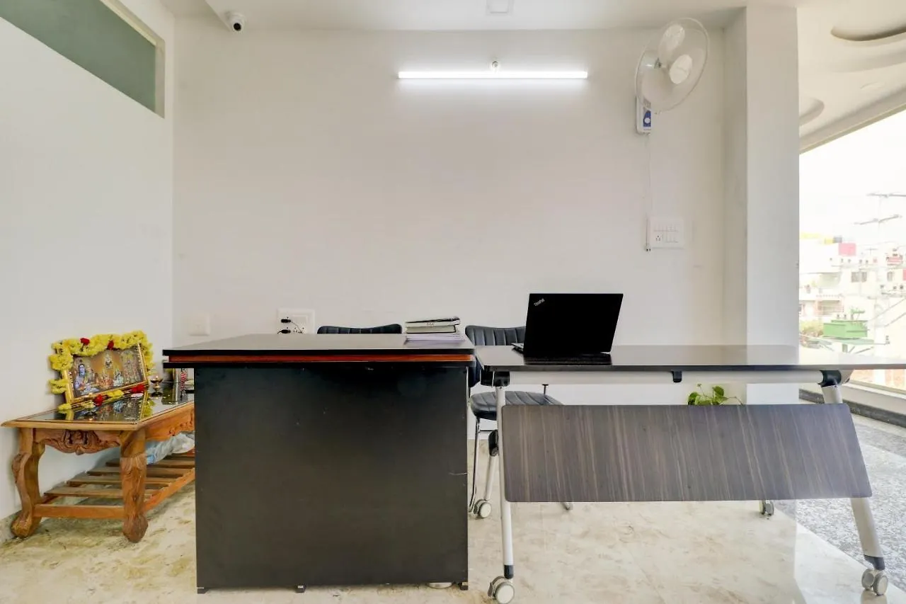 Oyo Flagship D Silver Suites Vanivilasa Puram Guest house
