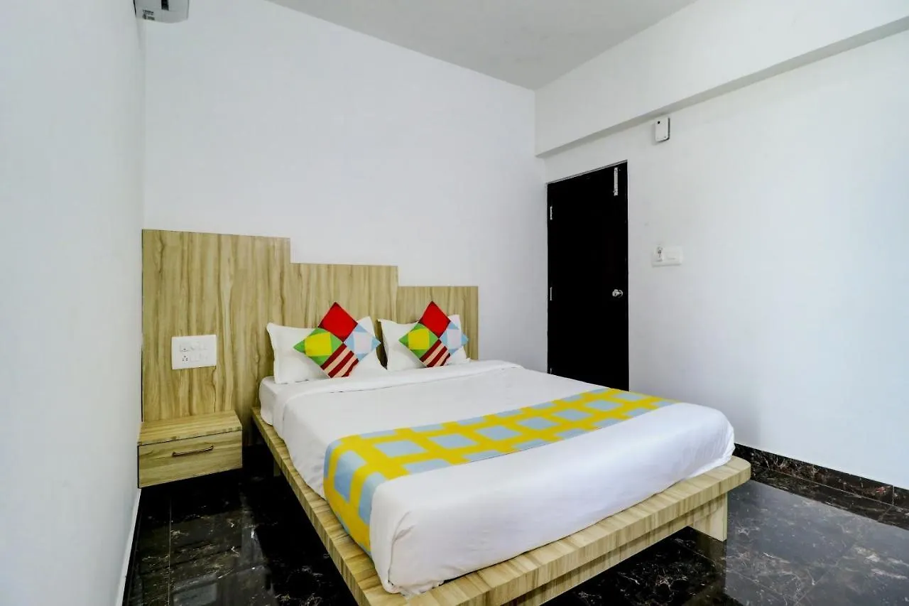 Oyo Flagship D Silver Suites Vanivilasa Puram