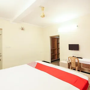 Hotel Oyo 14552 Kingston Residency
